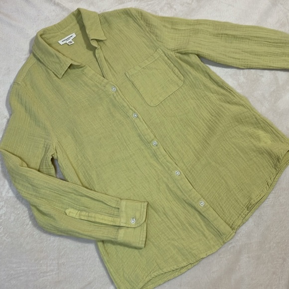 beachlunchlounge Tops - BeachLunchLounge Alessia Long Sleeve Button Up Shirt Medium